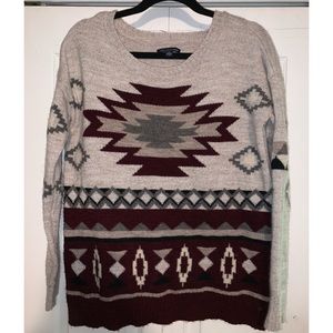 Long sleeve sweater.